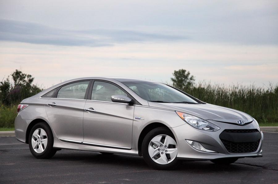  Hyundai Sonata Hybrid 2010 года  (фото 77 из 83)
